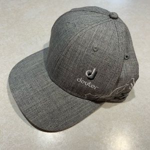 DEUTER NWOT LOGO SNAPBACK HAT!